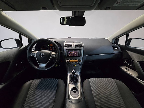 Toyota Avensis 12 of 23