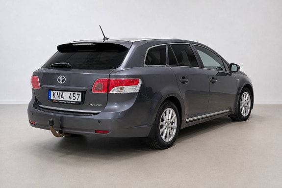 Toyota Avensis 7 of 23