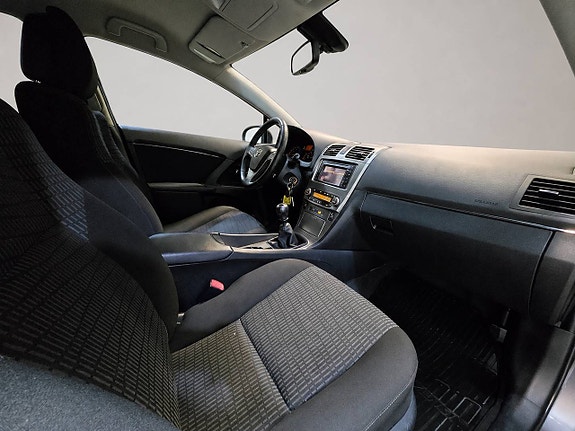 Toyota Avensis 13 of 23