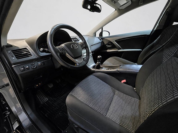 Toyota Avensis 11 of 23