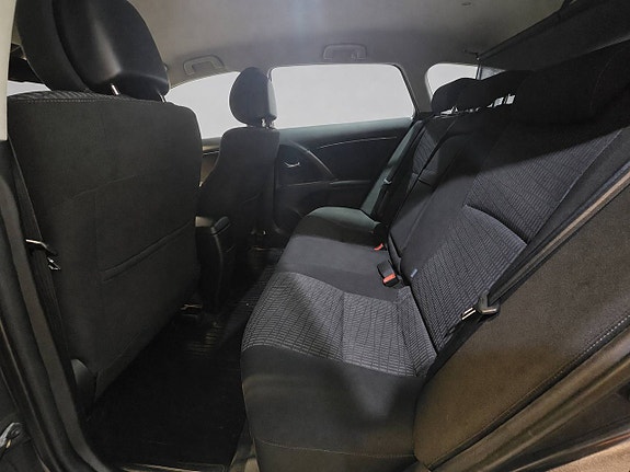 Toyota Avensis 23 of 23