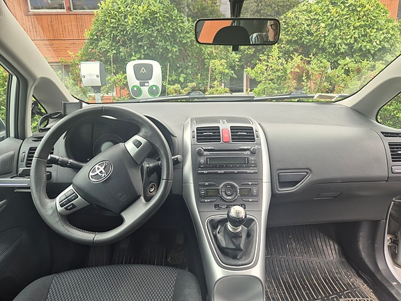 Toyota Auris 5 of 5