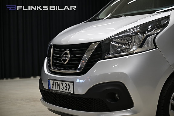 Nissan NV300 12 of 30