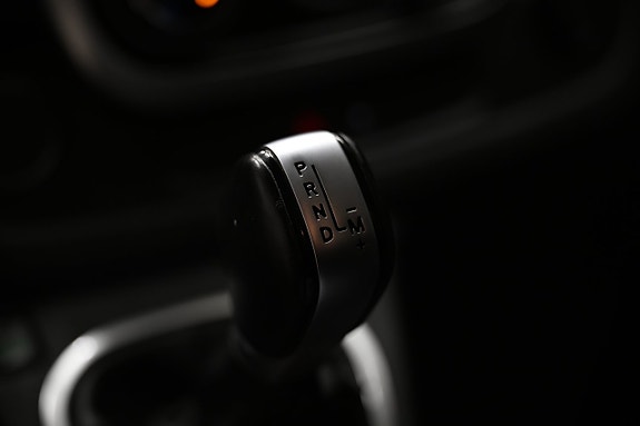 Nissan NV300 16 of 30