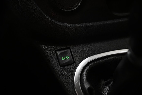 Nissan NV300 25 of 30