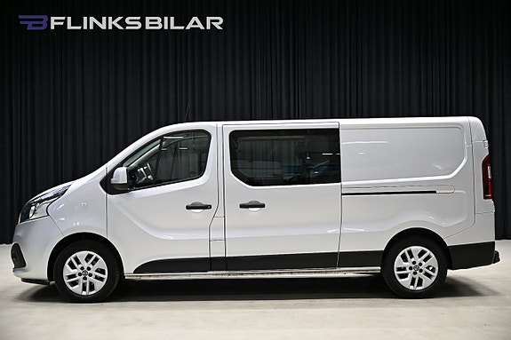 Nissan NV300 3 of 5