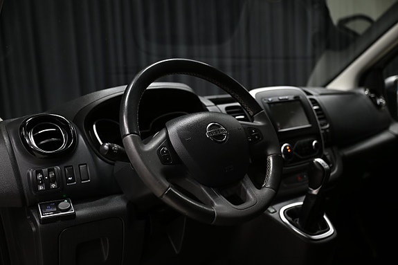 Nissan NV300 14 of 30