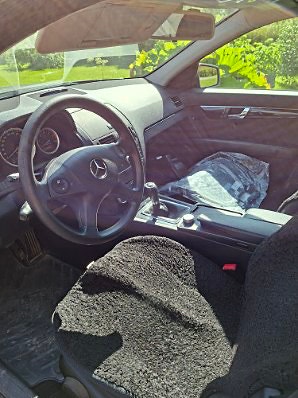 Mercedes-Benz C200 2 of 3