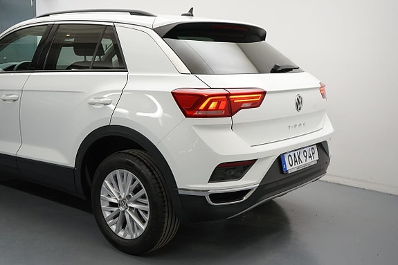 Volkswagen T-Roc 3 of 5