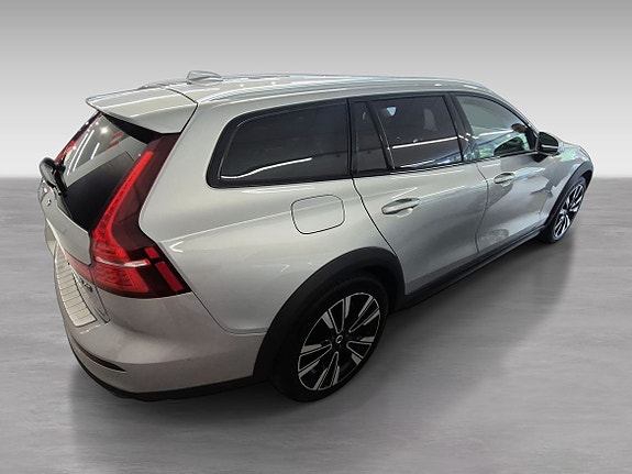 Volvo V60 Cross Country 4 of 5