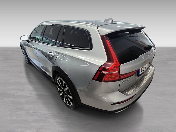 Volvo V60 Cross Country 5 of 5