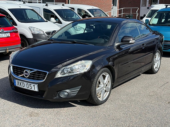 Volvo C70 2 of 5