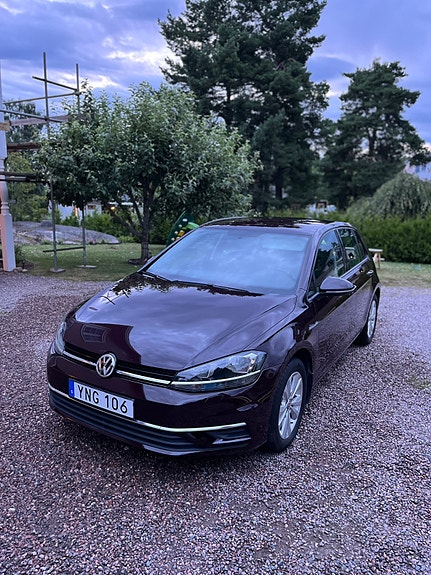Volkswagen Golf VII 2 of 5