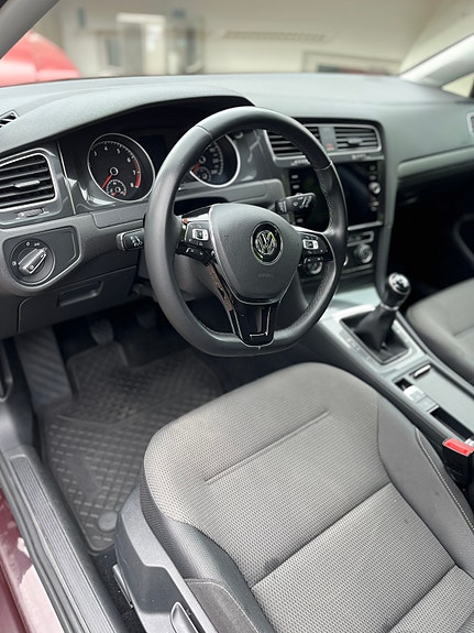 Volkswagen Golf VII 5 of 5