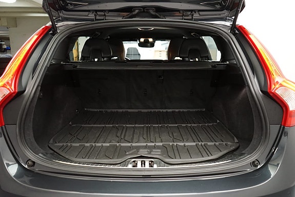 Volvo V60 8 of 19