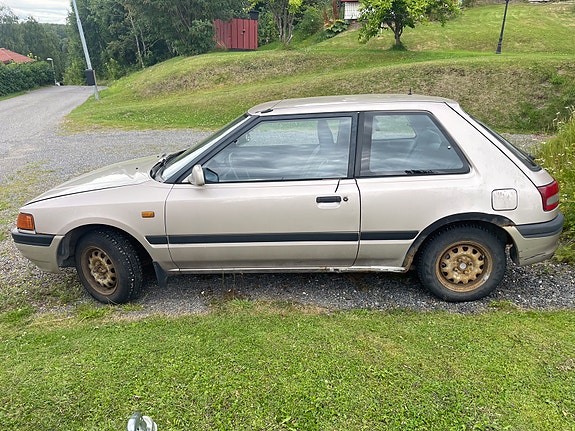 Mazda 323 2 of 3