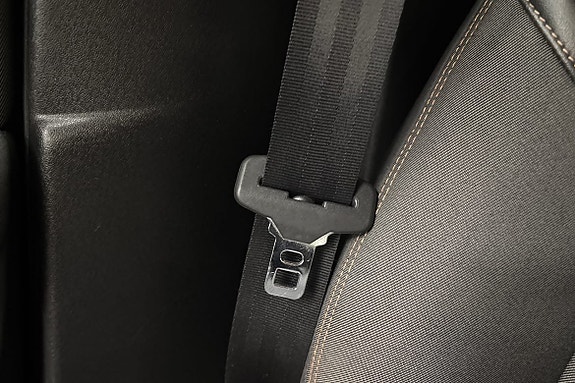Volvo V40 Cross Country 15 of 24