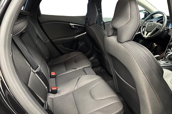 Volvo V40 Cross Country 11 of 24