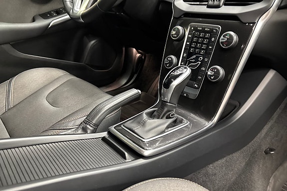 Volvo V40 Cross Country 17 of 24
