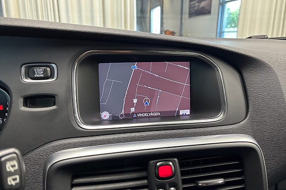 Volvo V40 Cross Country 18 of 24