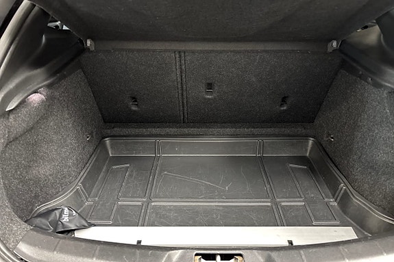 Volvo V40 Cross Country 13 of 24