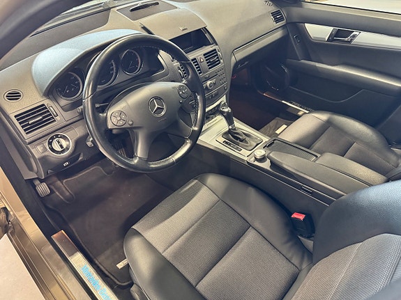 Mercedes-Benz C200 8 of 18