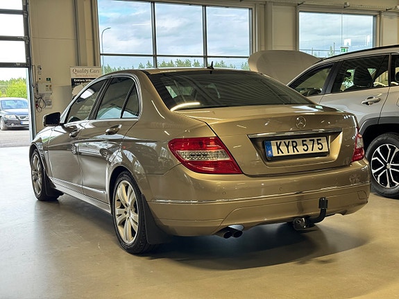 Mercedes-Benz C200 5 of 5