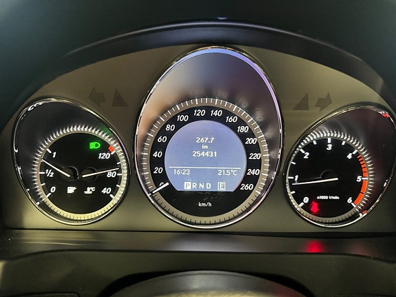Mercedes-Benz C200 14 of 18