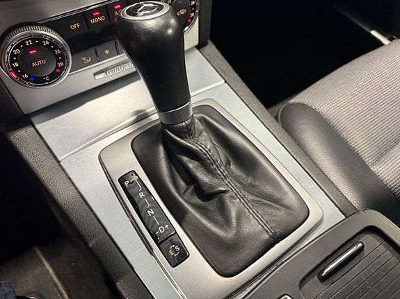Mercedes-Benz C200 16 of 18