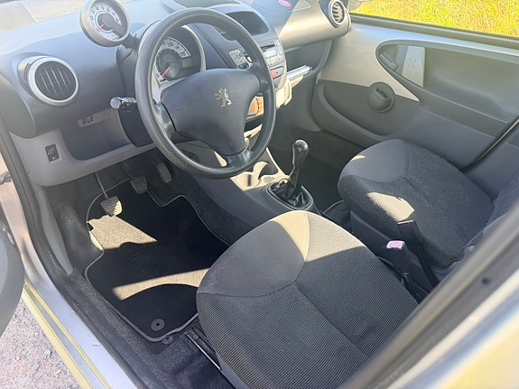 Peugeot 107 7 of 9