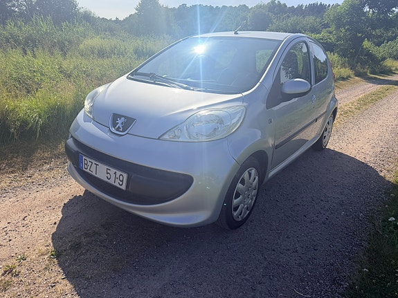 Peugeot 107 2 of 5