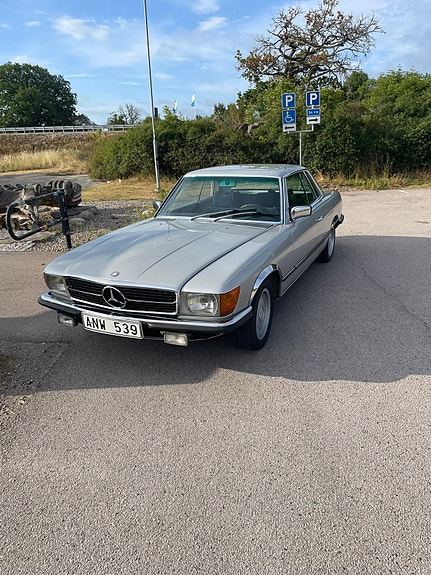 Mercedes-Benz 350 SLC 3 of 3