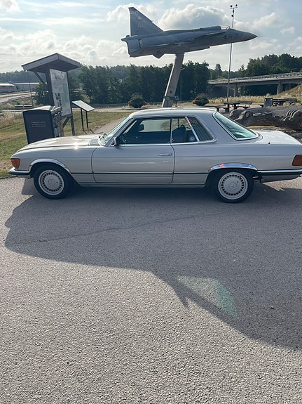 Mercedes-Benz 350 SLC 2 of 3