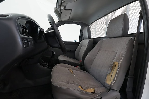 Mazda B2500 9 of 18