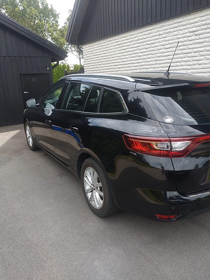 Renault Megane IV 2 of 6