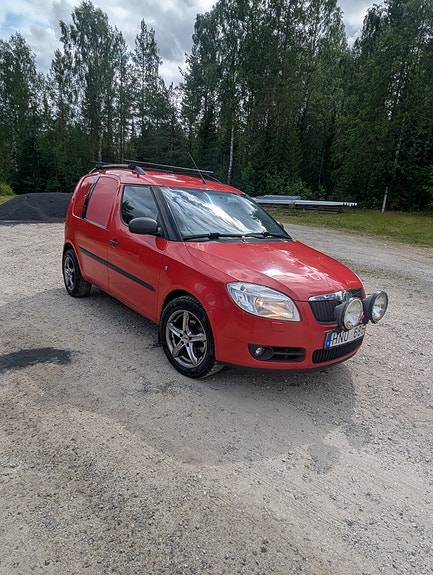 Skoda Roomster 2 of 5
