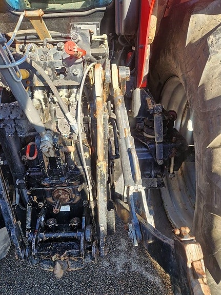 Massey Ferguson 6480 7 of 9