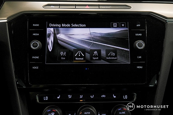 Volkswagen Passat 17 of 23
