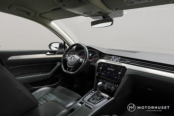 Volkswagen Passat 10 of 23