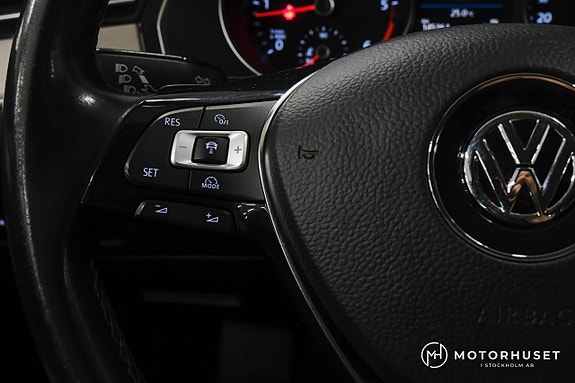 Volkswagen Passat 18 of 23