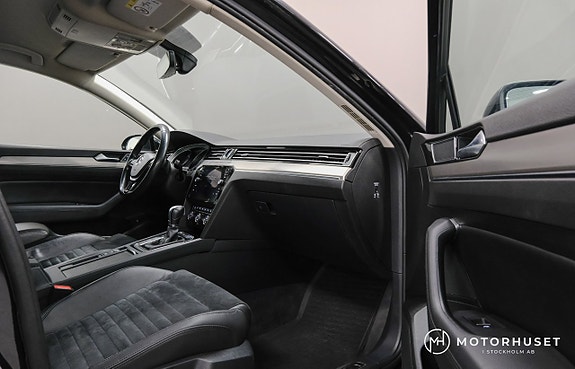 Volkswagen Passat 9 of 23