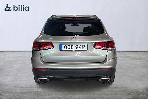 Mercedes-Benz GLC300 e 4 of 5