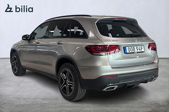 Mercedes-Benz GLC300 e 2 of 5