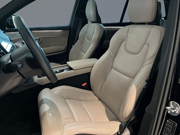 Volvo XC90 6 of 18