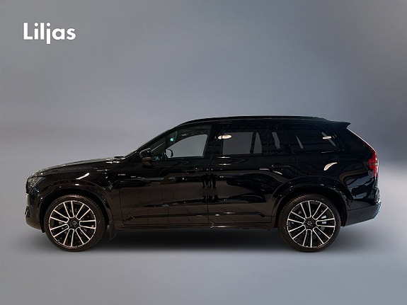 Volvo XC90 3 of 18