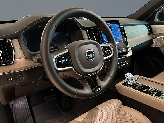 Volvo XC90 5 of 18
