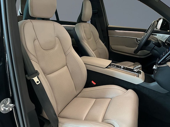 Volvo XC90 7 of 18
