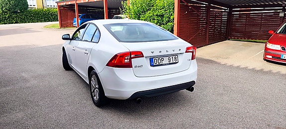 Volvo S60 3 of 5