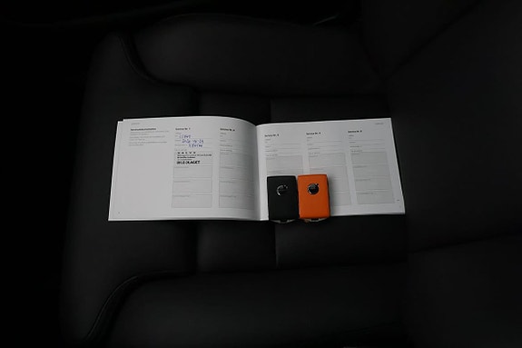 Volvo XC60 15 of 17