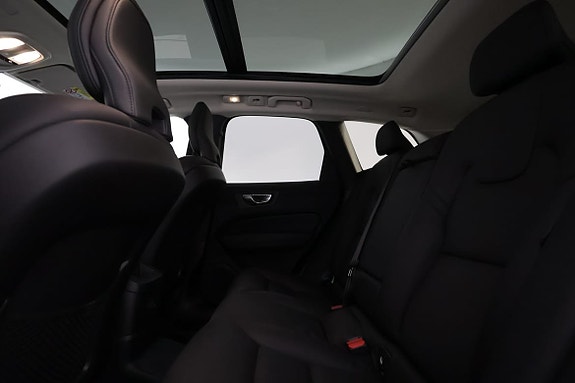 Volvo XC60 10 of 17